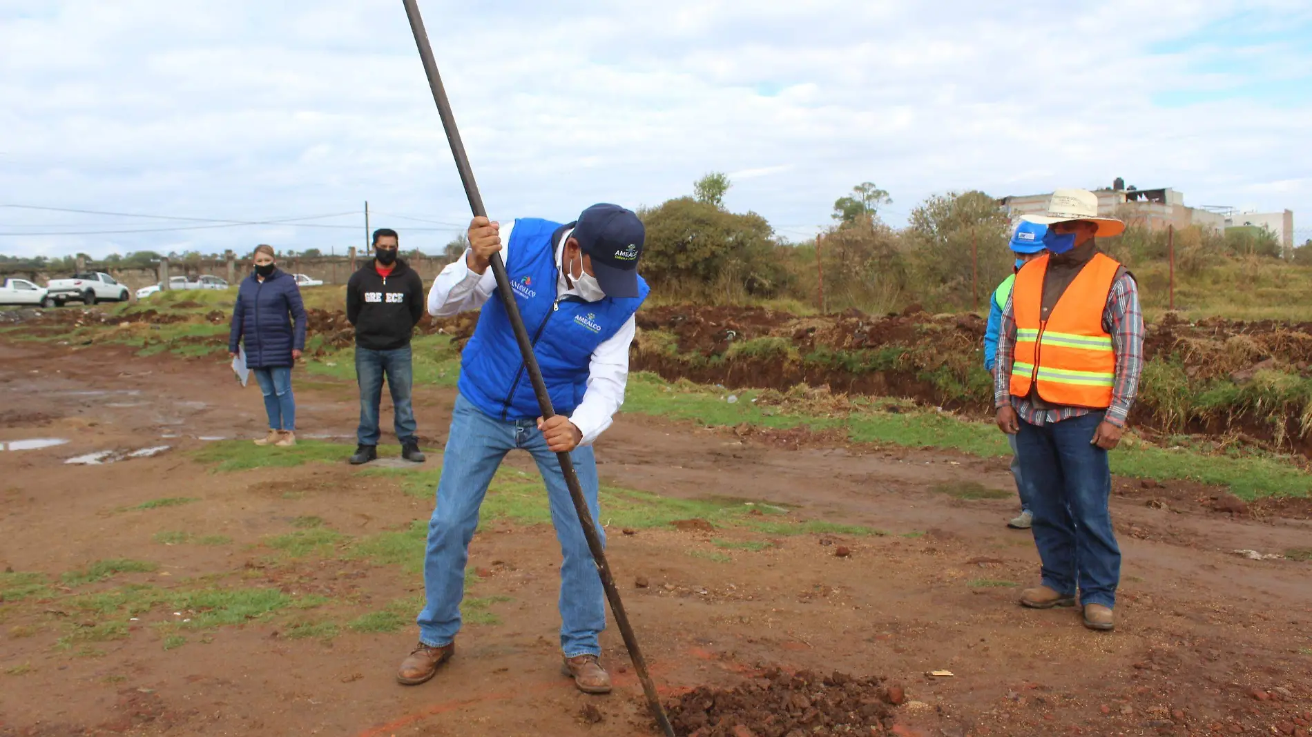 Edil amealcense anunci_ red el_ctrica en comunidades. Gobierno Amealco.